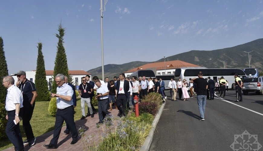 III Şuşa Qlobal Media Forumunun iştirakçıları Xocalıda