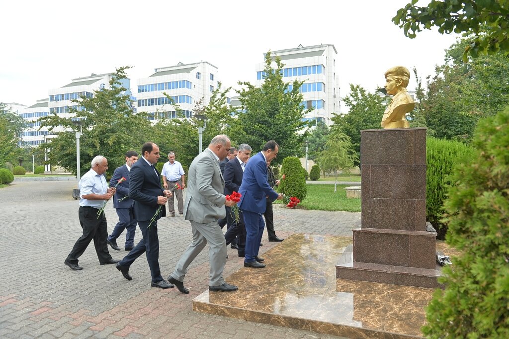 Lənkəranda Aşura günü şəhidlərimizin məzarları ziyarət edilib