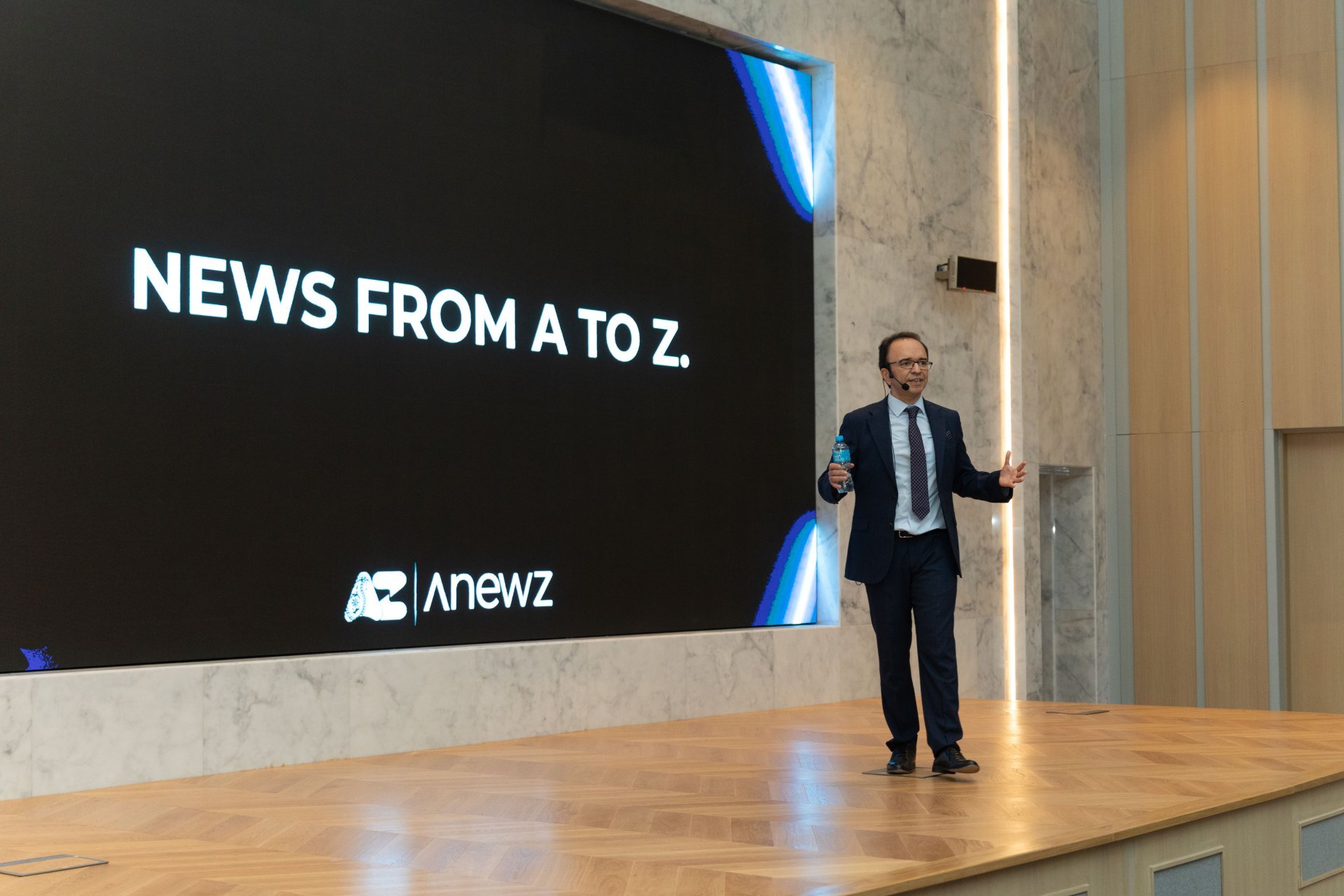 “AnewZ” televiziya kanalının veb səhifəsində ”Opinion” bölməsi təqdim olunub, “Təyinat: Şuşa, Azərbaycan” sənədli filmi nümayiş etdirilib