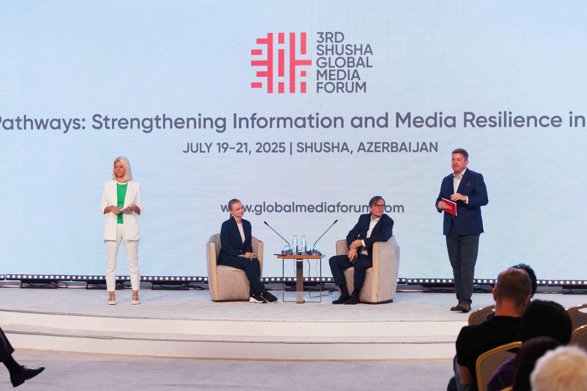 3-cü Şuşa Qlobal Media Forumu çərçivəsində “Süni İntellekt Dövründə Jurnalistika: Avtomatlaşdırma Şəraitində Həqiqətin Qorunması” mövzusunda təkbətək görüş keçirilib