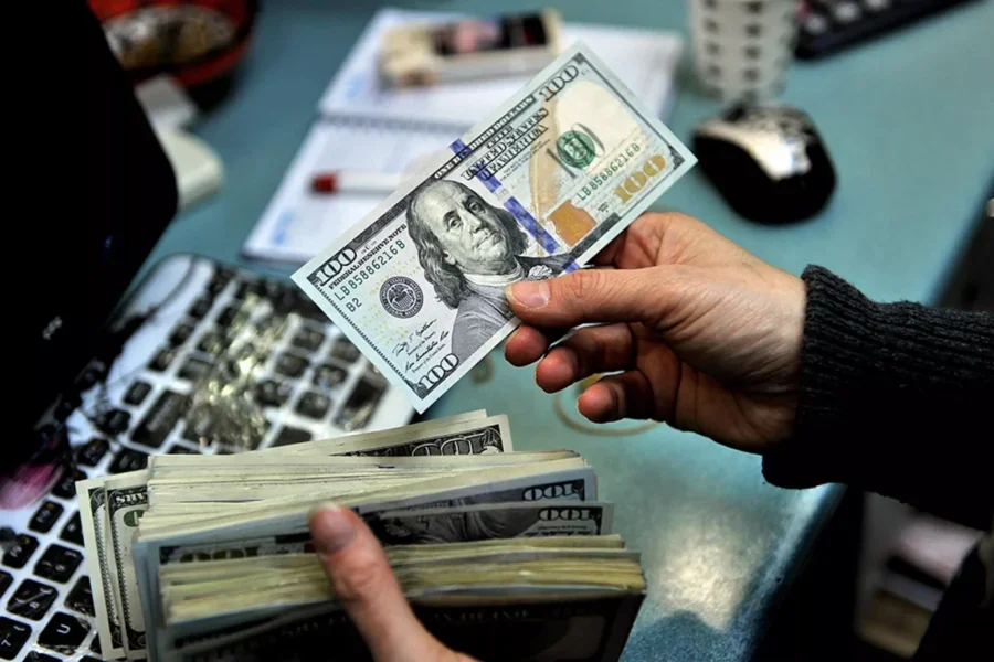Dollarla bağlı təhlükəli vəziyyət ....