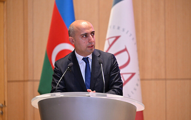 Məktəblərdə rus bölmələrinin bağlanması məsələsinə nazirdən - Münasibət