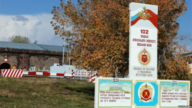 Rusiya Ermənistandakı hərbi mövcudluğunu artırır
