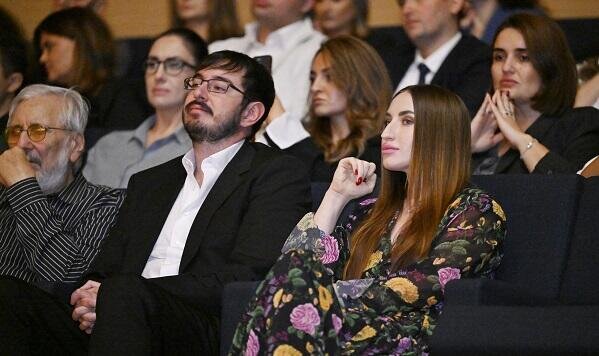 Prezidentin gəlini baldızını təbrik etdi