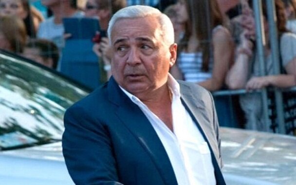 İsgəndər Xəlilovun ofisinə hücum: Milyarder Bakıya gəldi