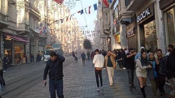 İstanbulda güclü partlayış: bina çökdü...