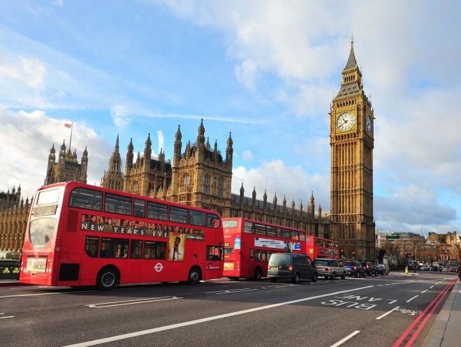 Britaniya Rusiya ilə əlaqəli 134 gəmiyə sanksiya tətbiq etdi