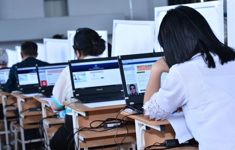 2300-dən çox müəllim işdən çıxarıldı