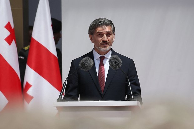 Gürcüstan prezidenti müxalifət üzvlərini bir şərtlə əfv edib
