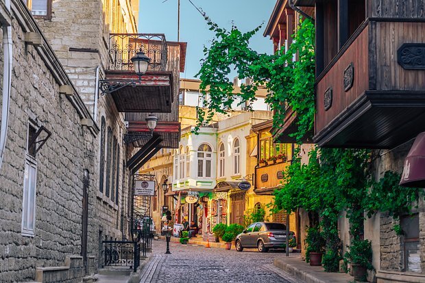 Ruslar Azərbaycana turlar almağı dayandırıblar - Barzıkin