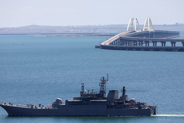 Rusiya Ukrayna Silahlı Qüvvələrinin Krım körpüsü istiqamətində qanadlı raketlər atdığını açıqlayıb