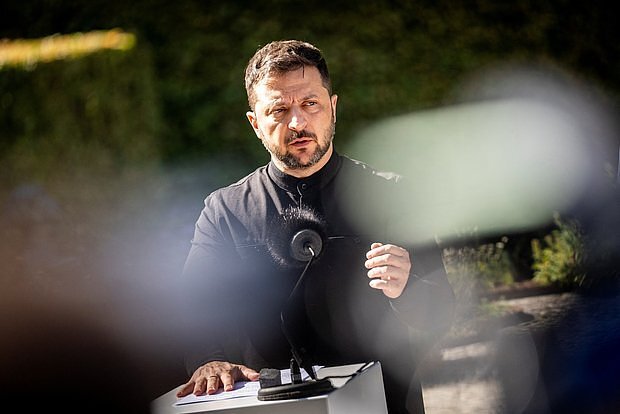 Zelenski Rusiyaya qarşı sanksiyalar üzərində daha aktiv işləməyə çağırıb