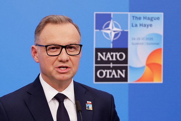 Polşada Duda haqqında “Debil” kitabları müsadirə olunub