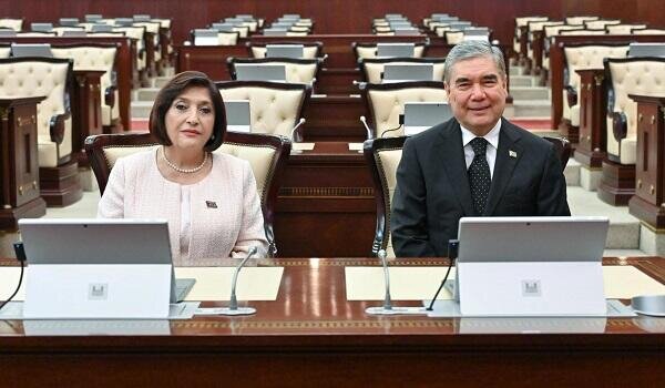 Qafarova Berdiməhəmmədovla görüşdü