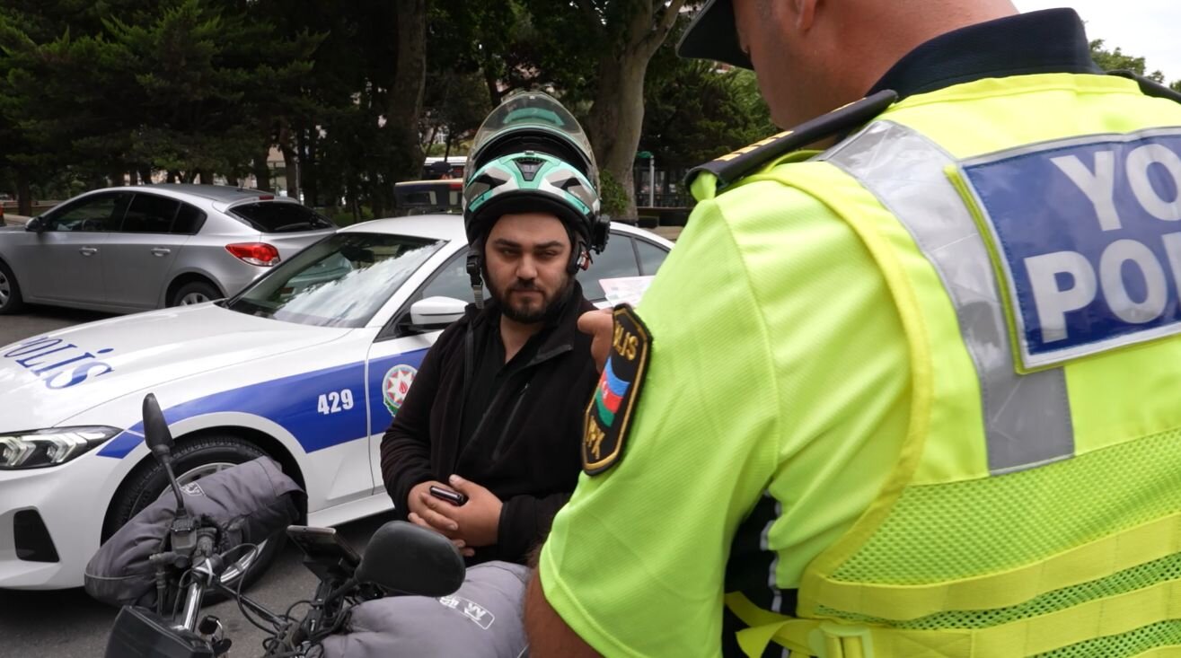 Yol polisi motosiklet sürücüləri ilə profilaktik tədbirləri davam etdirir