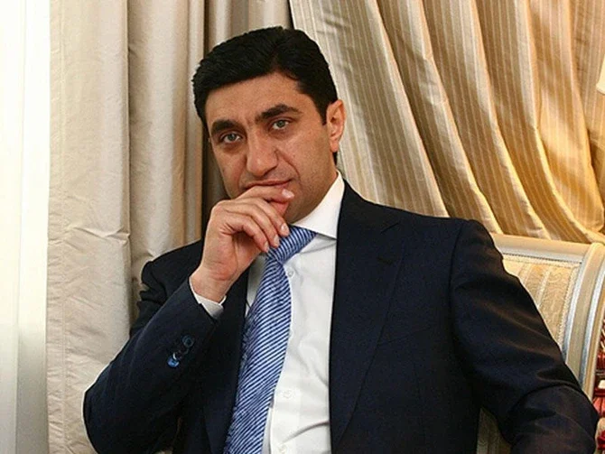 Qod Nisanov oğluna toy edir
