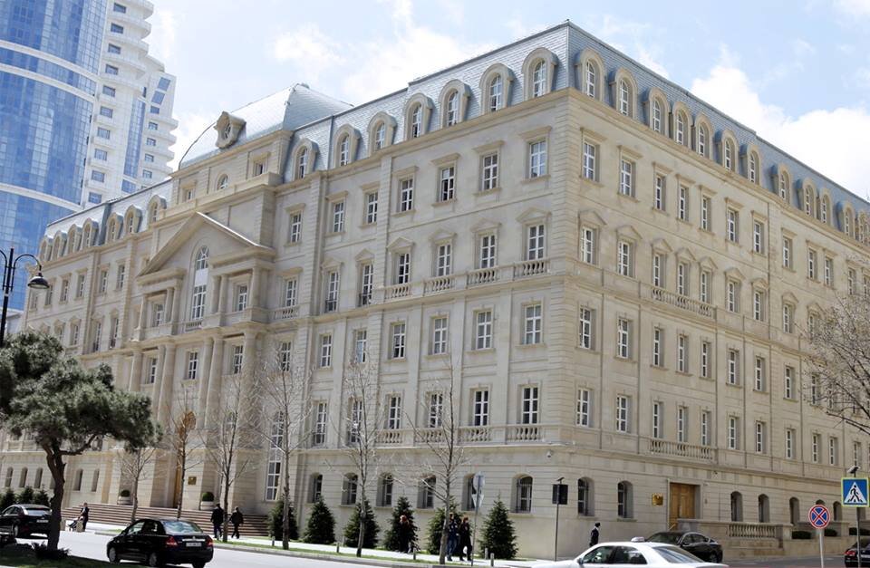 Maliyyə Nazirliyi "xəsisliyə" başladı-"Sinifdə qalan" nazirliklərin "əjdaha" kimi "qənaət planı
