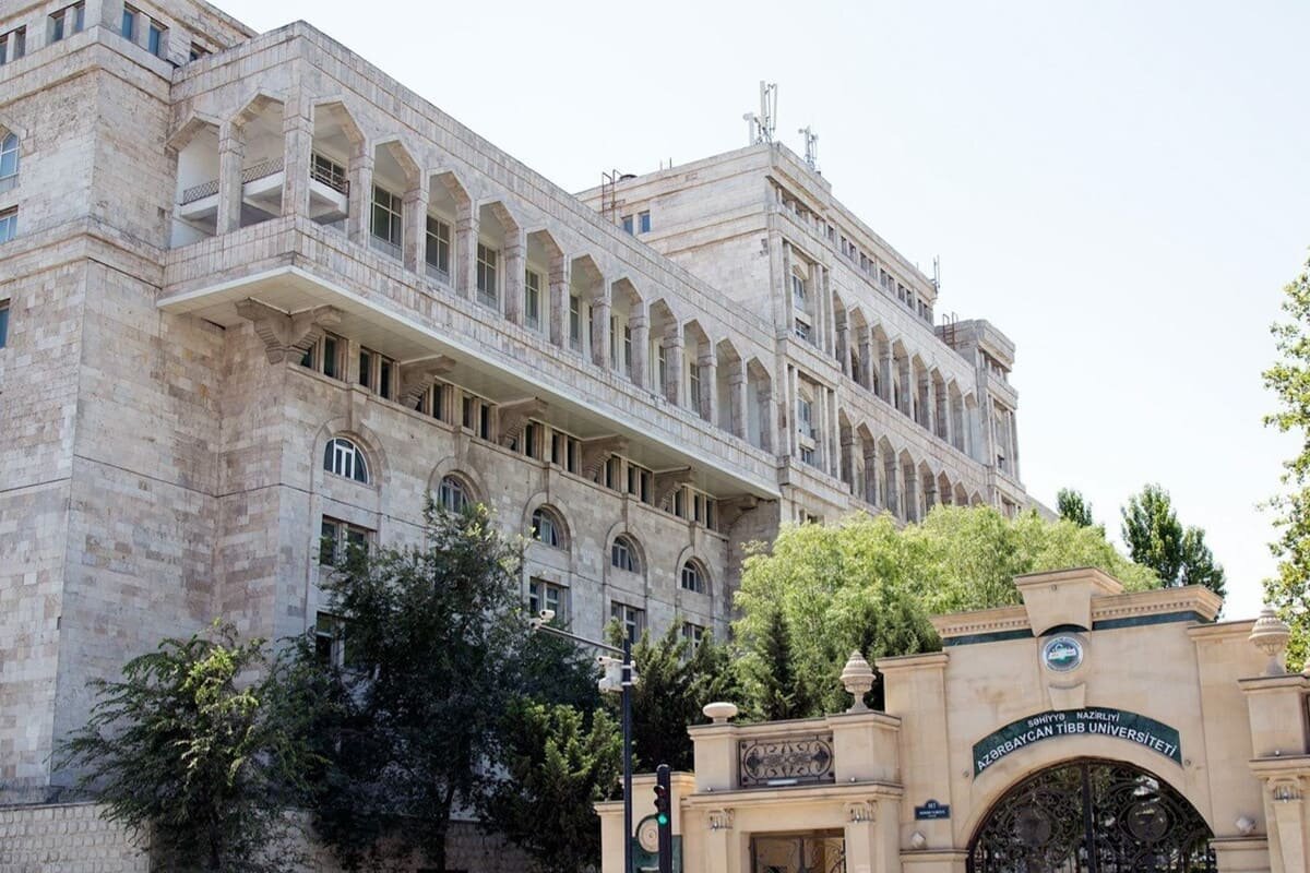 Tibb Universitetində təhsil haqqı iki min manat artırıldı