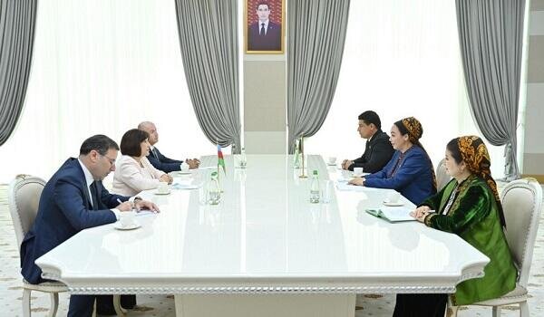 Sahibə Qafarova Türkmənistan məclisinin sədri ilə görüşdü