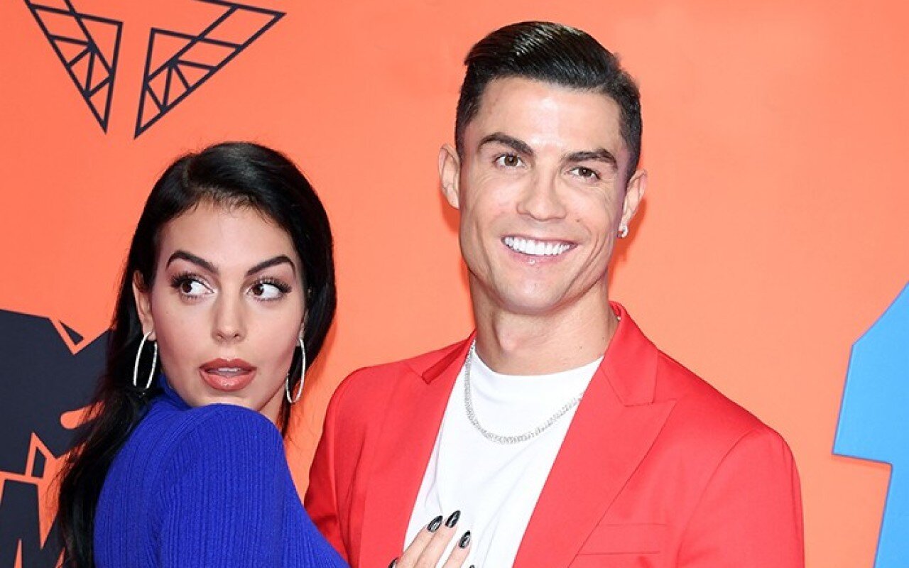 Ronaldo evlilik təklifi etdi - FOTO