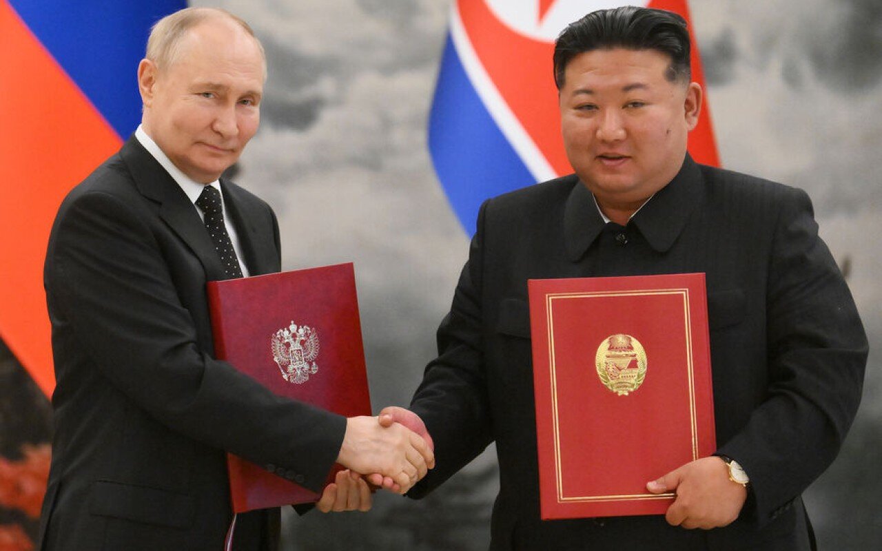 Putin və Kim Çen In müzakirə APARDI