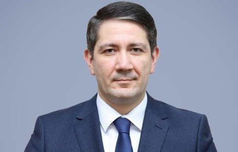 Maliyyə nazirinin müavini Anar Kərimov ƏƏSMN-də də müavindir?