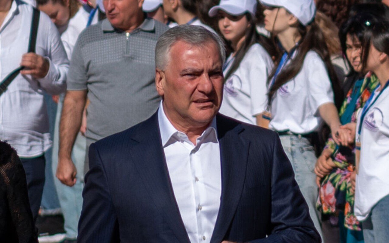Ermənistanda rusiyalı biznesmenin həbs müddəti uzadıldı