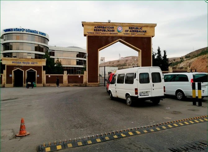 “Qırmızı Körpü” gömrük postunda nə baş VERİR?