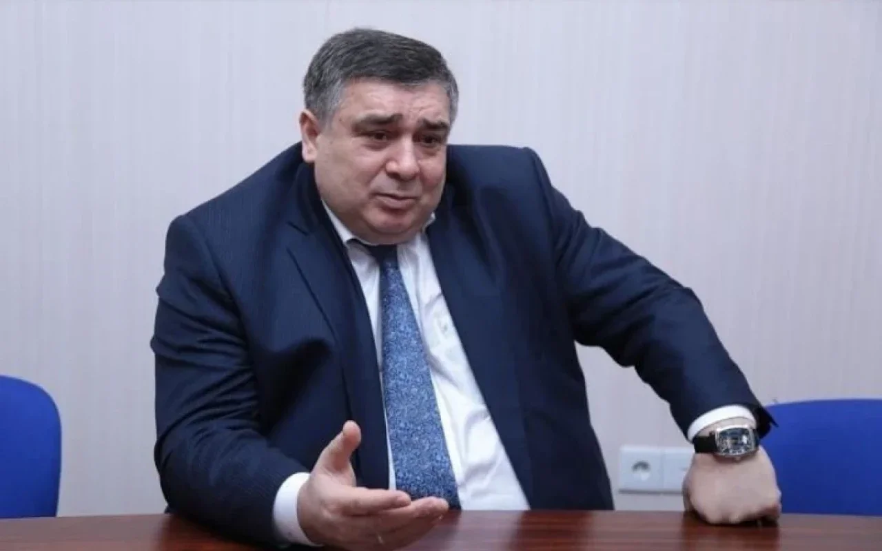 Şahin Şıxlinski istintaq təcridxanasında QALACAQ