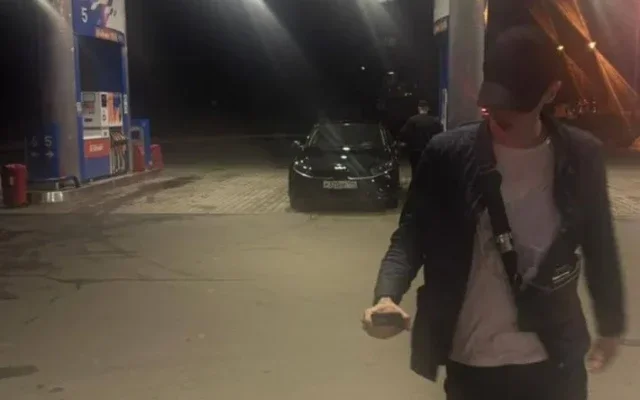 Tanış olmaq istəməyən qızı döydü