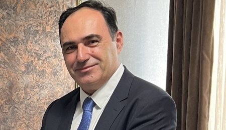 Rüfət Zamanovun işçisi Fətulla Mustafayev işçilərdən niyə pul yığır?