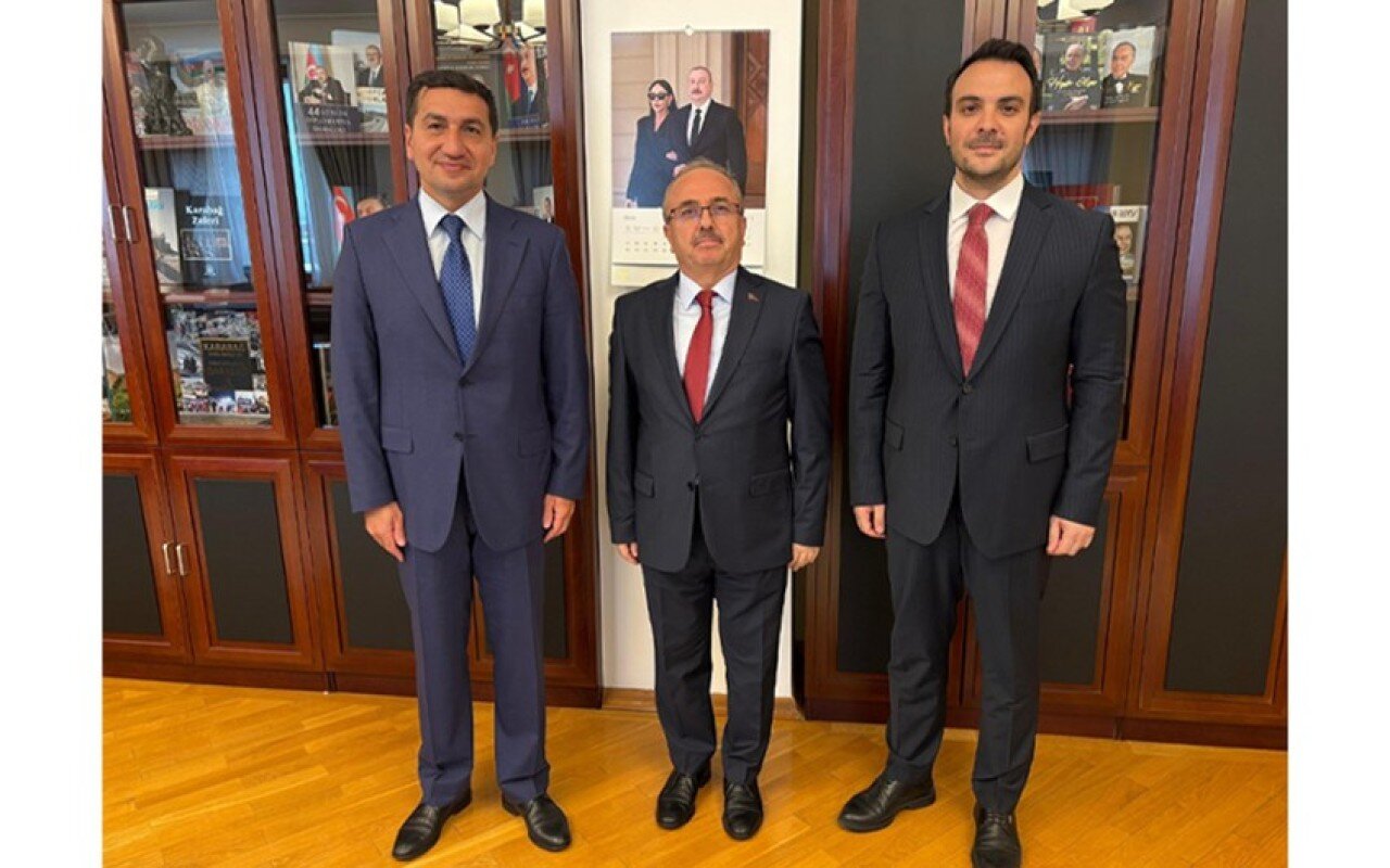 Prezidentin köməkçisi Türkiyə səfiri ilə müzakirə APARDI