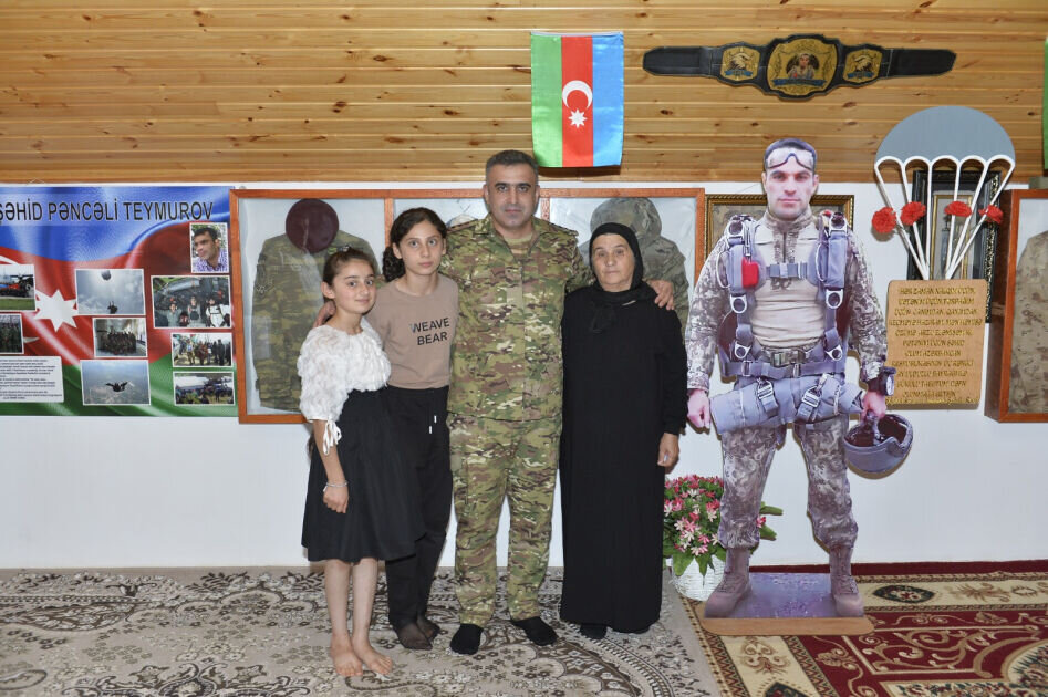 Hərbi prokuror şəhid Pəncəlinin evində....