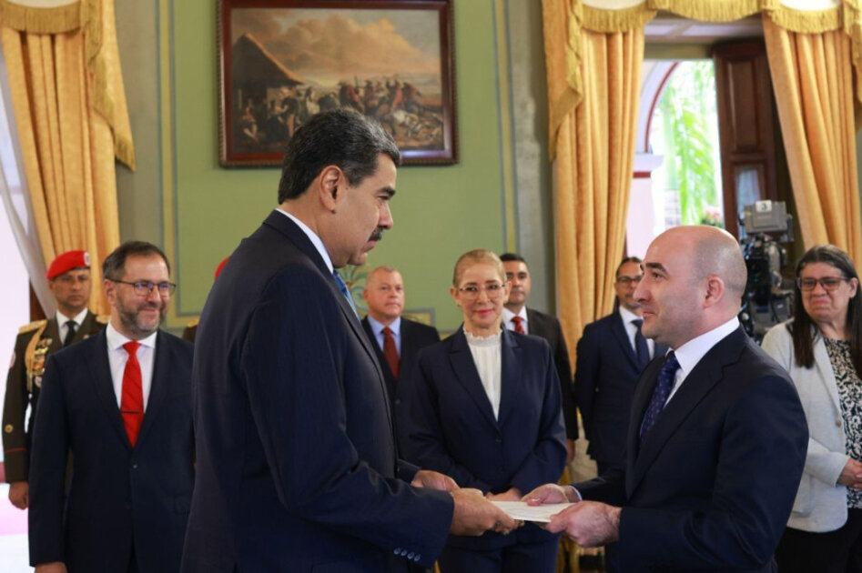 Azərbaycan səfiri etimadnaməsini Venesuela Prezidentinə təqdim etdi