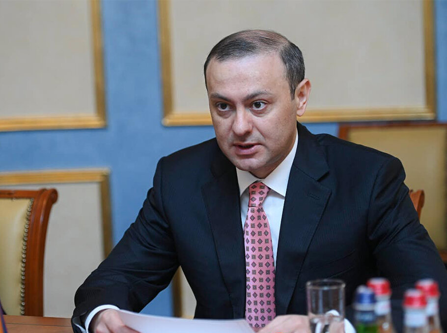 Armen Qriqoryan İrana gedir