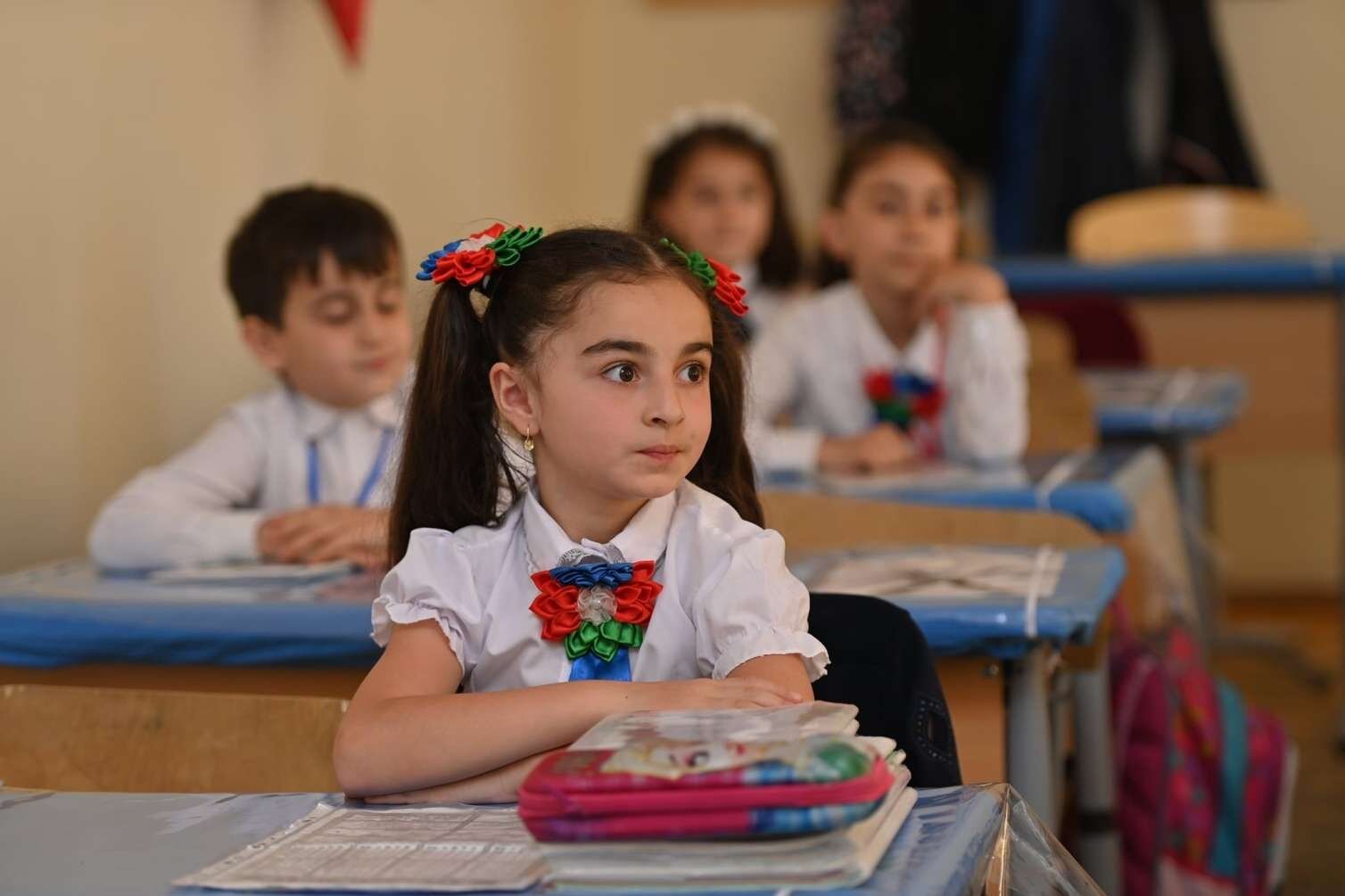 Məktəblərdə yeni dərsliklər tədris olunacaq