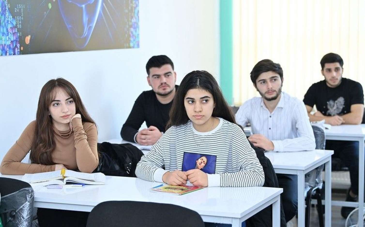 SON DƏQİQƏ:Azərbaycanda universitetlərin rus bölməsinə qəbul dayandırıldı