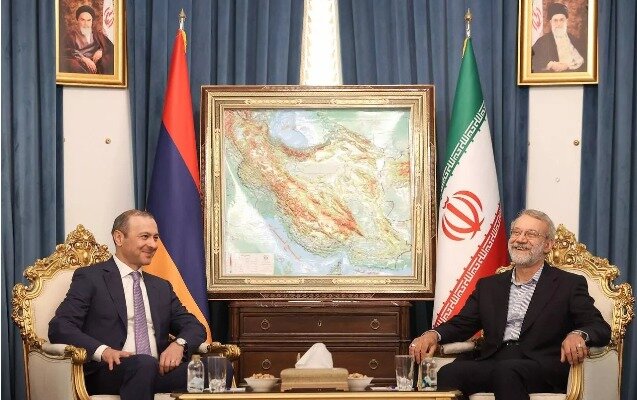 Qriqoryan iranlı həmkarı ilə görüşdü