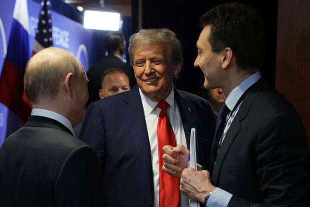 Tramp Putinin Ukrayna ilə üçtərəfli sammit keçirməyə hazır olduğuna inanır