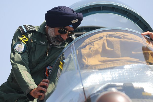 Polşa Qərbi Hindistanın Su-57 almasını dayandırmaq üçün hər şeyi etməyə çağırıb