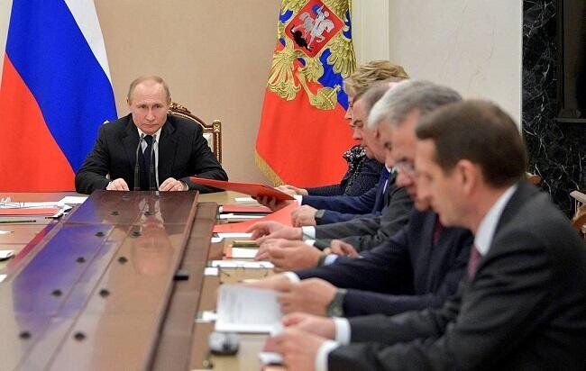 Putin Kremldə iclas keçirdi