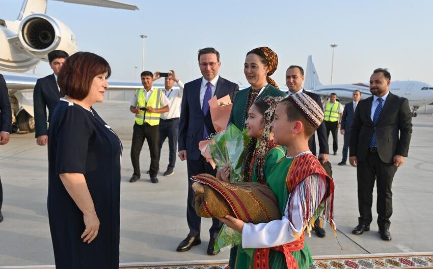 Sahibə Qafarova Türkmənistana səfərə getdi