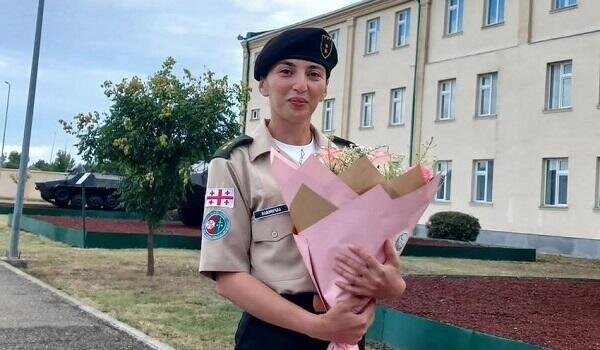 Gürcüstanda ilk dəfə azərbaycanlı qadın leytenant oldu