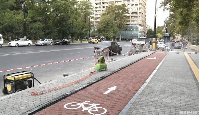 Bu küçələrdə velisoped zolağı təşkil edildi