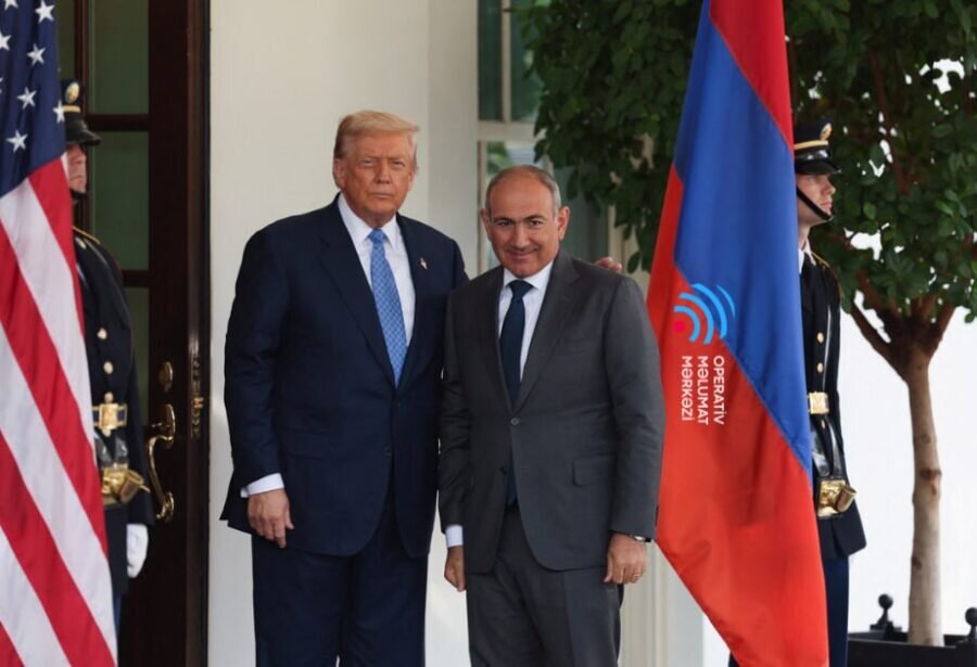 Trampın Paşinyanla görüşü 10 dəqiqə tez bitdi....
