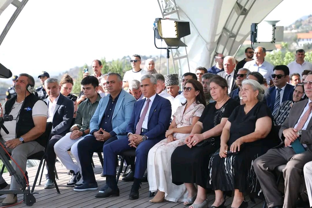 Anar Ələkbərov Muğam müsabiqəsində....