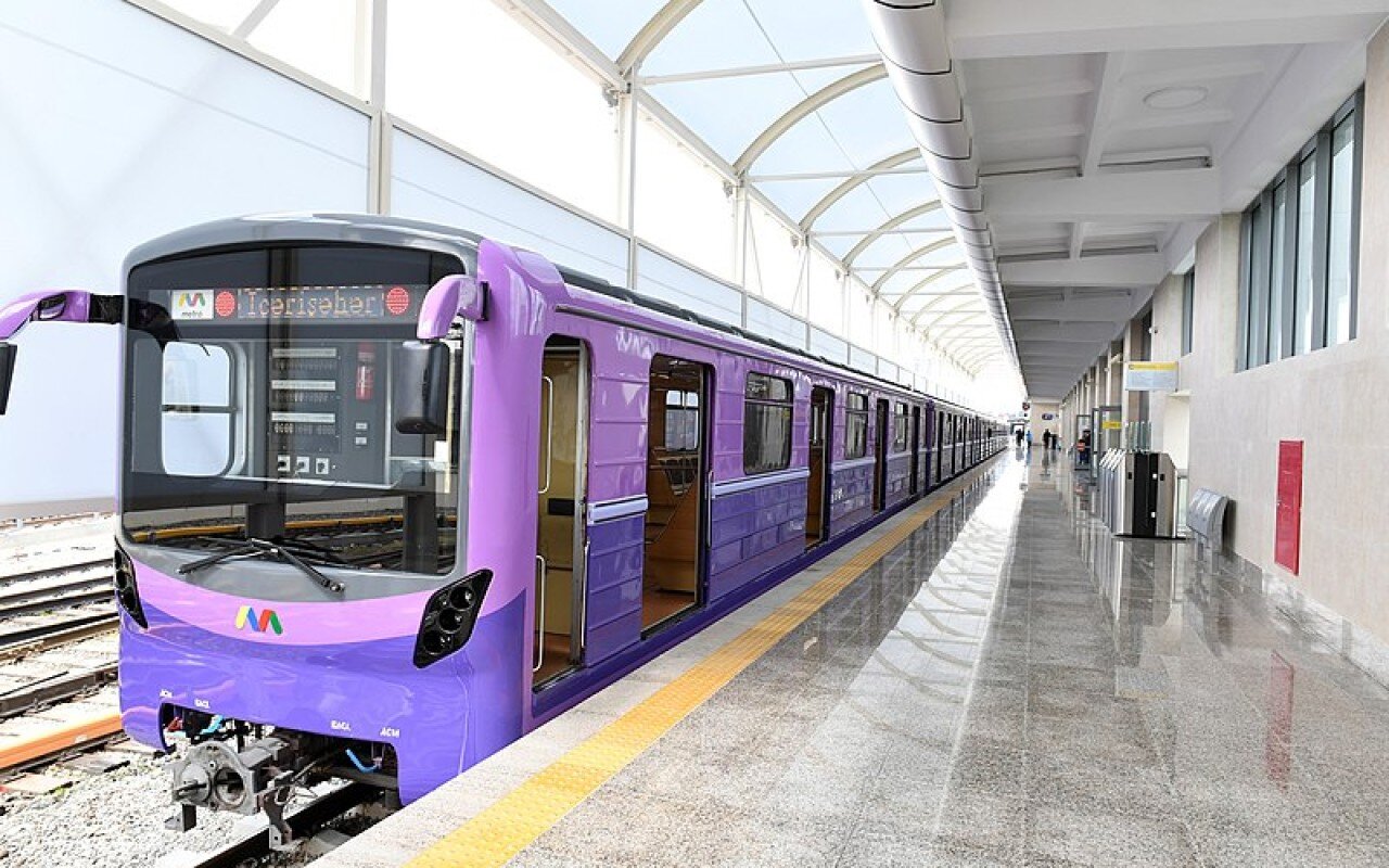 Metroda problem yarandı