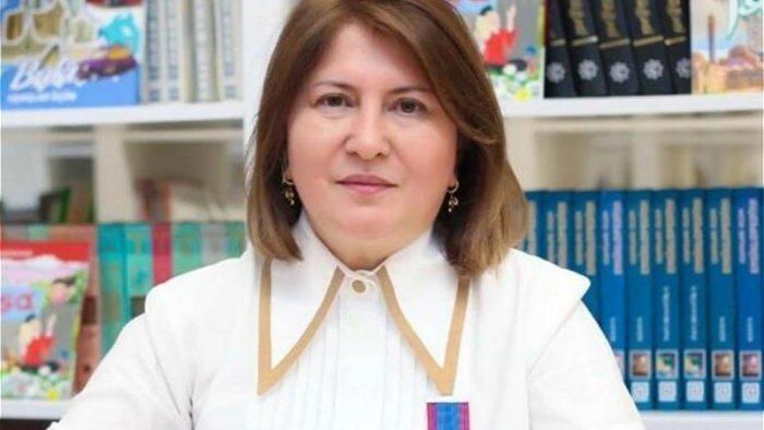 İşdən çıxarılan direktor danışdı