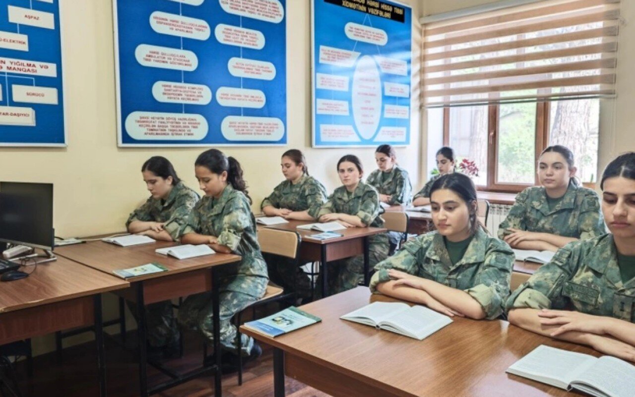 Azərbaycanda ilk dəfə qadın hərbi həkimlər hazırlanacaq
