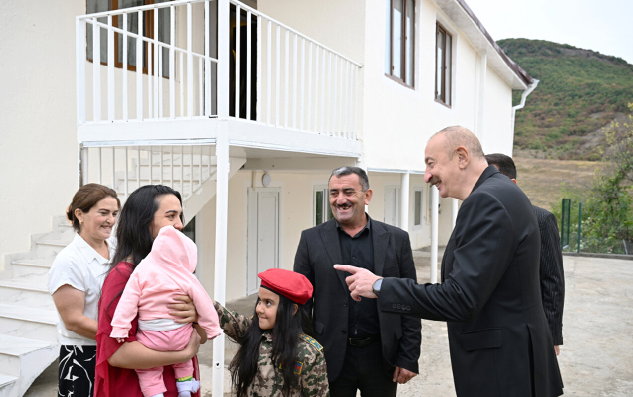 Əliyev Seyidbəyliyə getdi